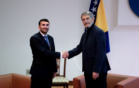 Predsjedavajući Zajedničke komisije za odbranu i sigurnost BiH i predsjedavajući Komisije za saobraćaj i komunikacije Predstavničkog doma PSBiH Jasmin Imamović razgovarao sa zamjenikom šefa Misije Ambasade Rumunije u BiH
